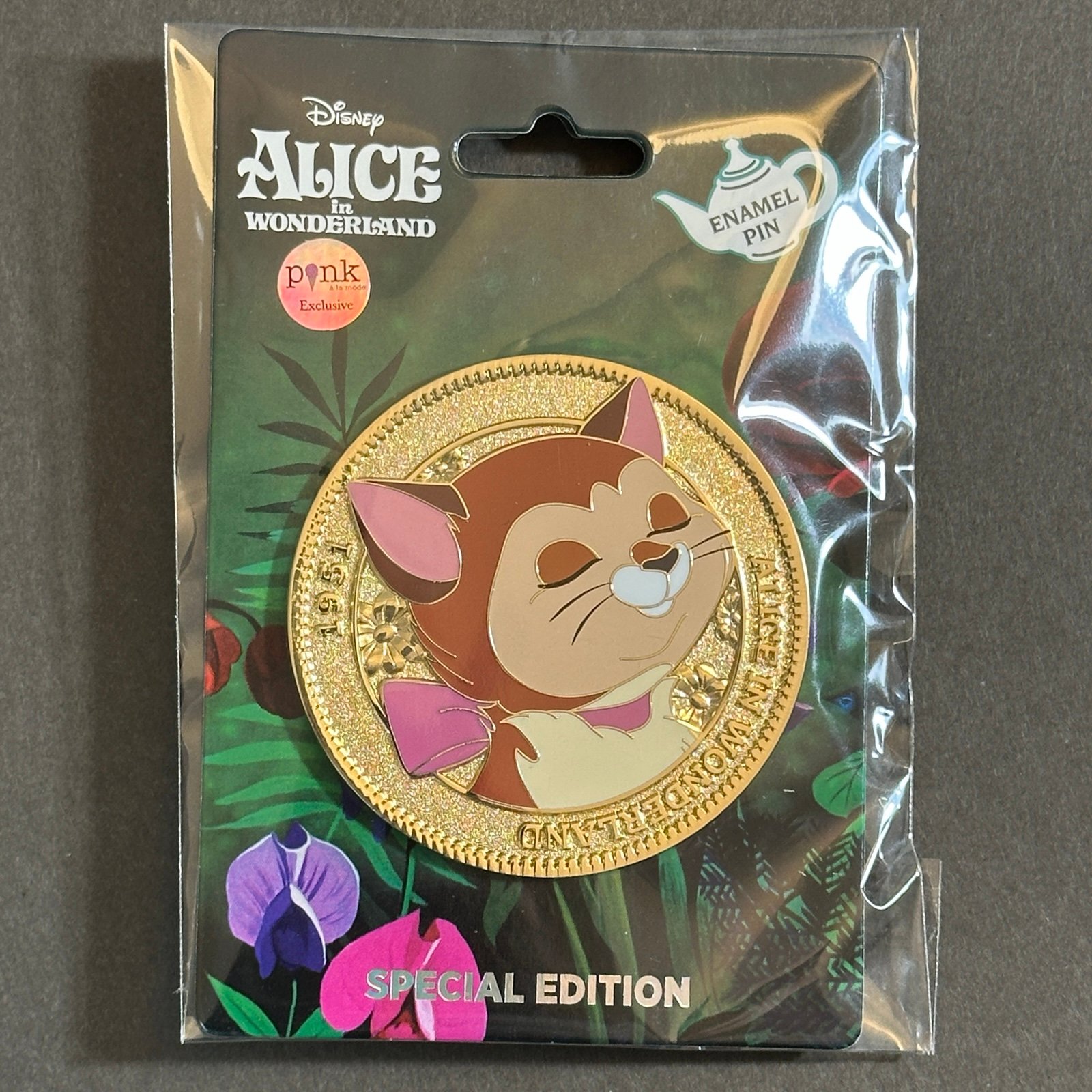 Pink A La Mode Alice in Wonderland Dinah Coin Pin Series 2 Special Edition 300