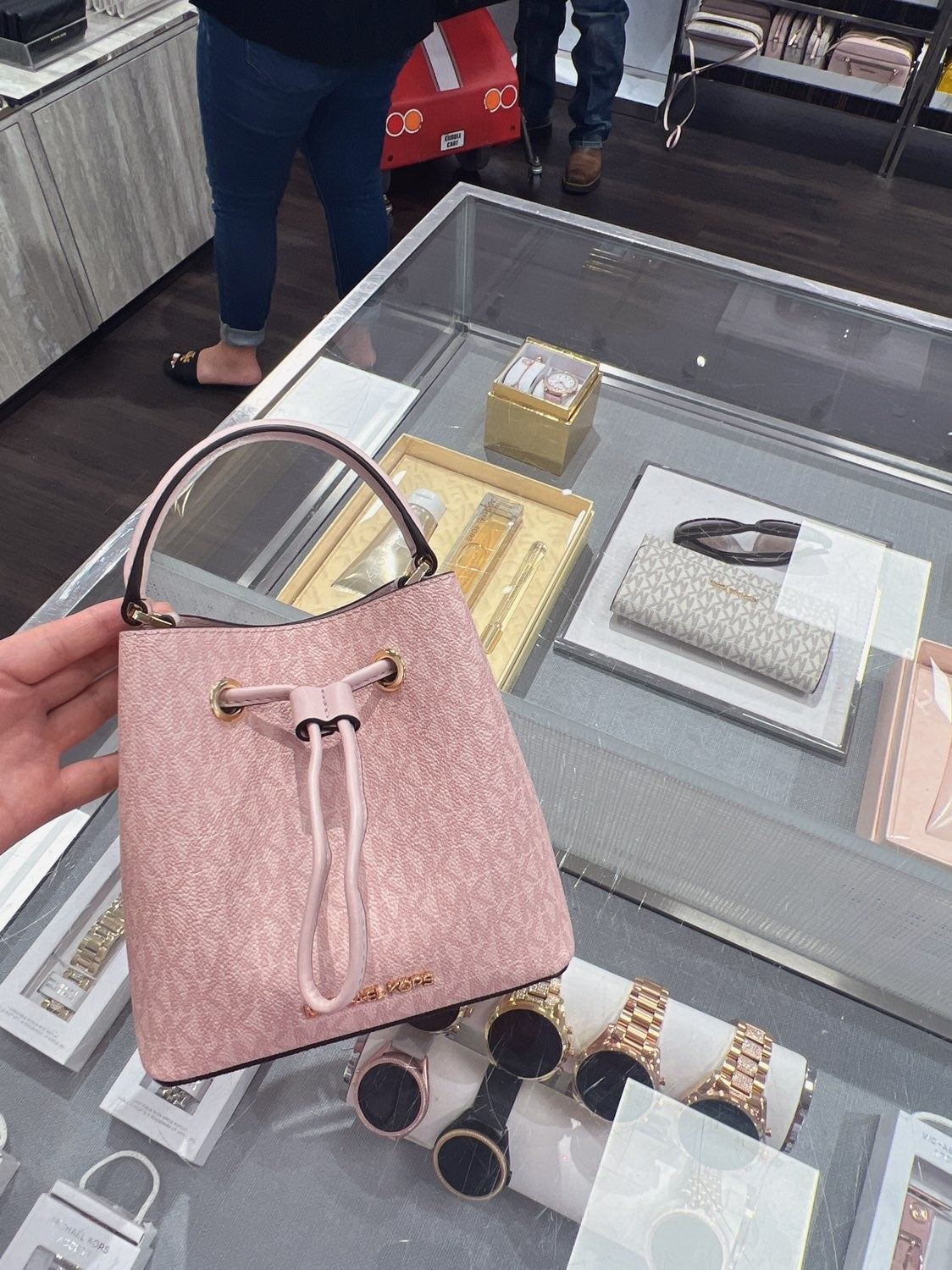 Michael Kors Suri Small Bucket Bag Crossbody MK Powder Blush Pink