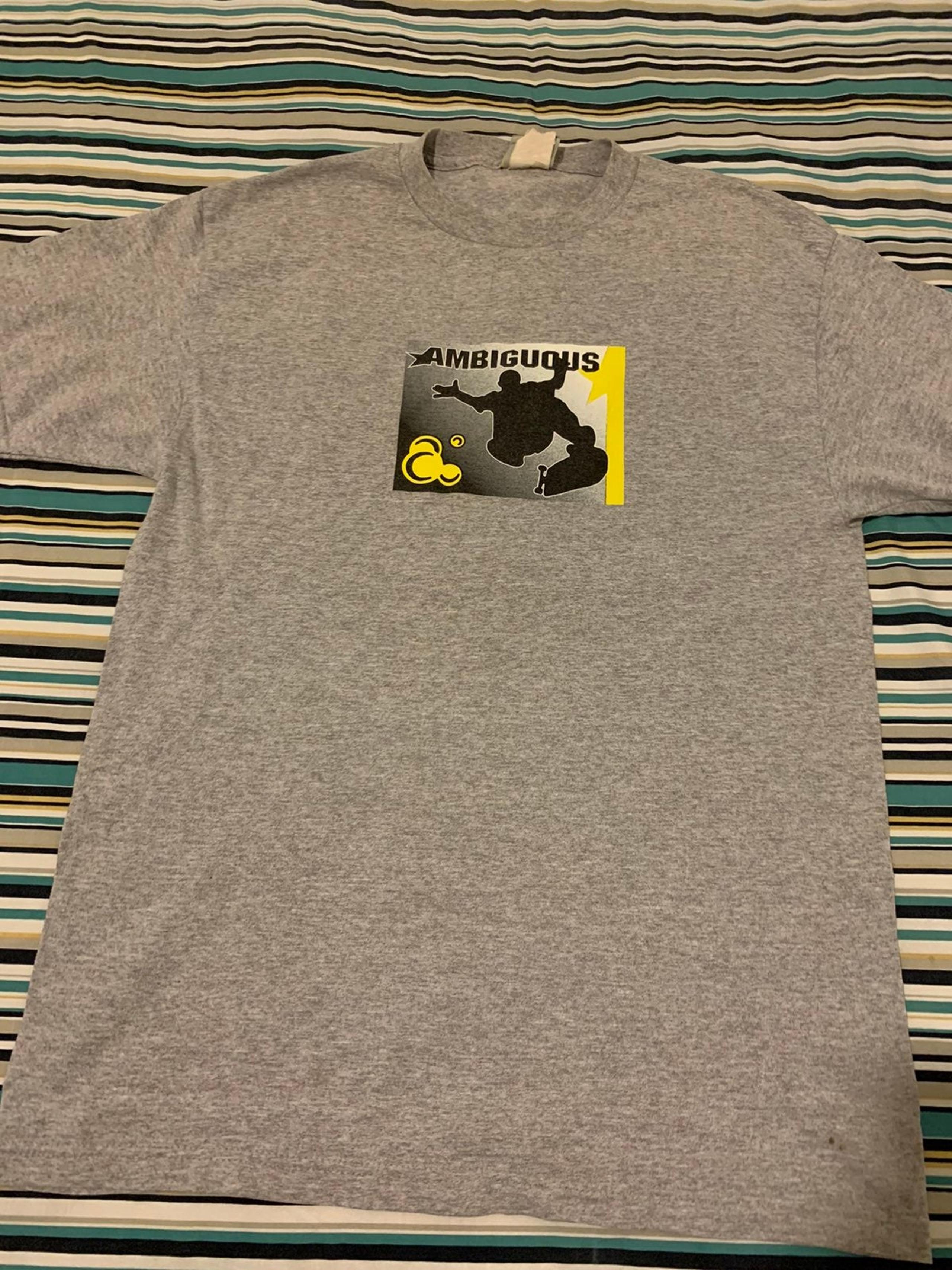 Vintage ambiguous skate Shirt sz M
