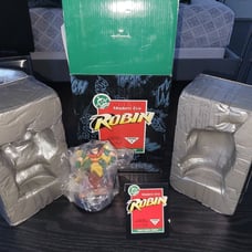 Hallmark 1996 DC BATMAN ROBIN handcrafted collectible figurine by ROBERT CHAD