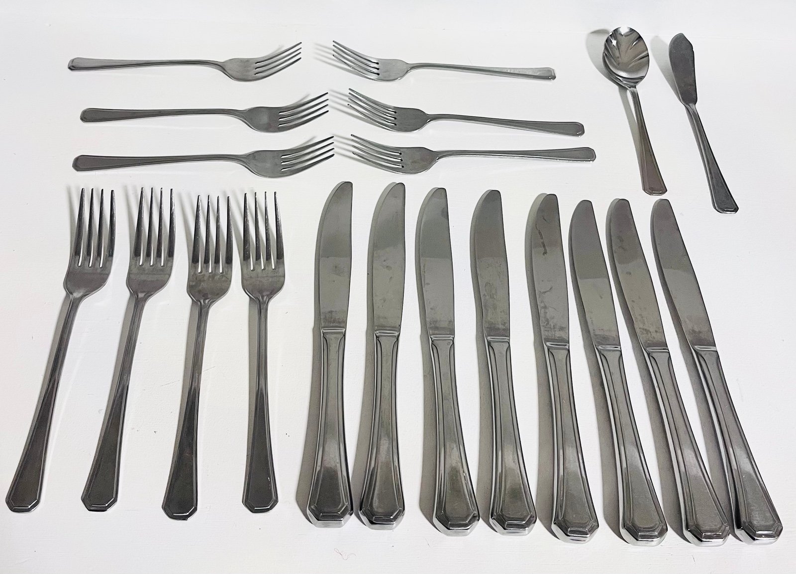 38 Pieces Supreme BEACON HILL 18-0 Stainless Flatware Korea Silverware