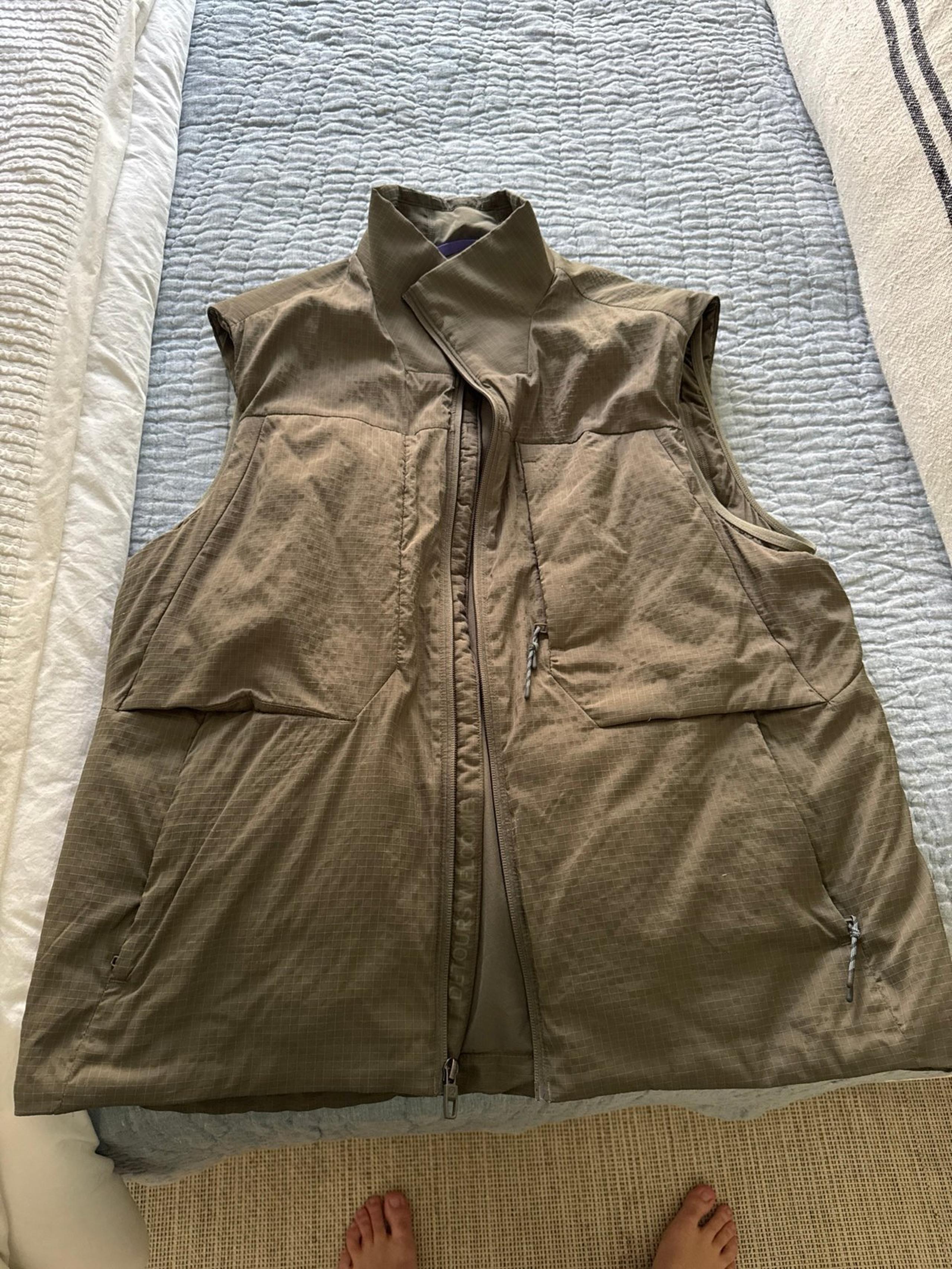 Olive green lululemon men’s down vest