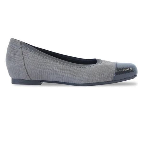 NEW Munro Danielle II Grey Lizard Print Nubuck/Patent Flat Shoes in Size 8.5W
