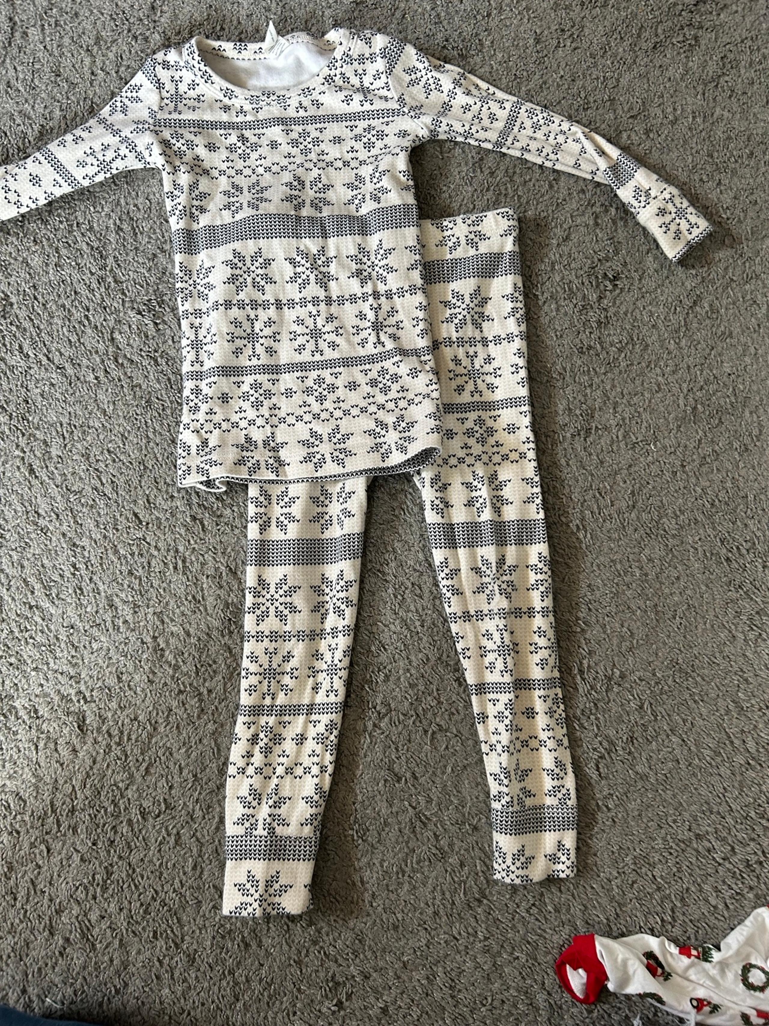 Kate Quinn 5yr snowflake pajama