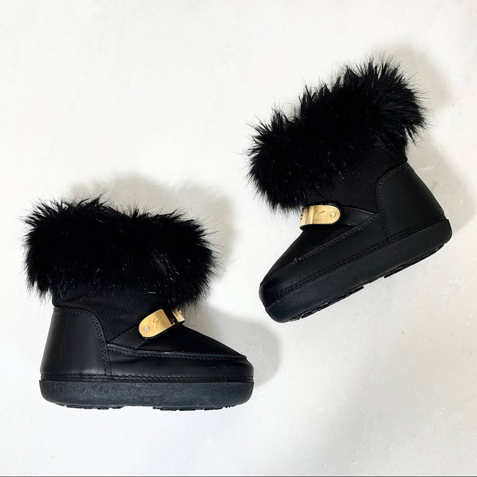 Giuseppe Zanotti Moon Boot Black Gld Fur