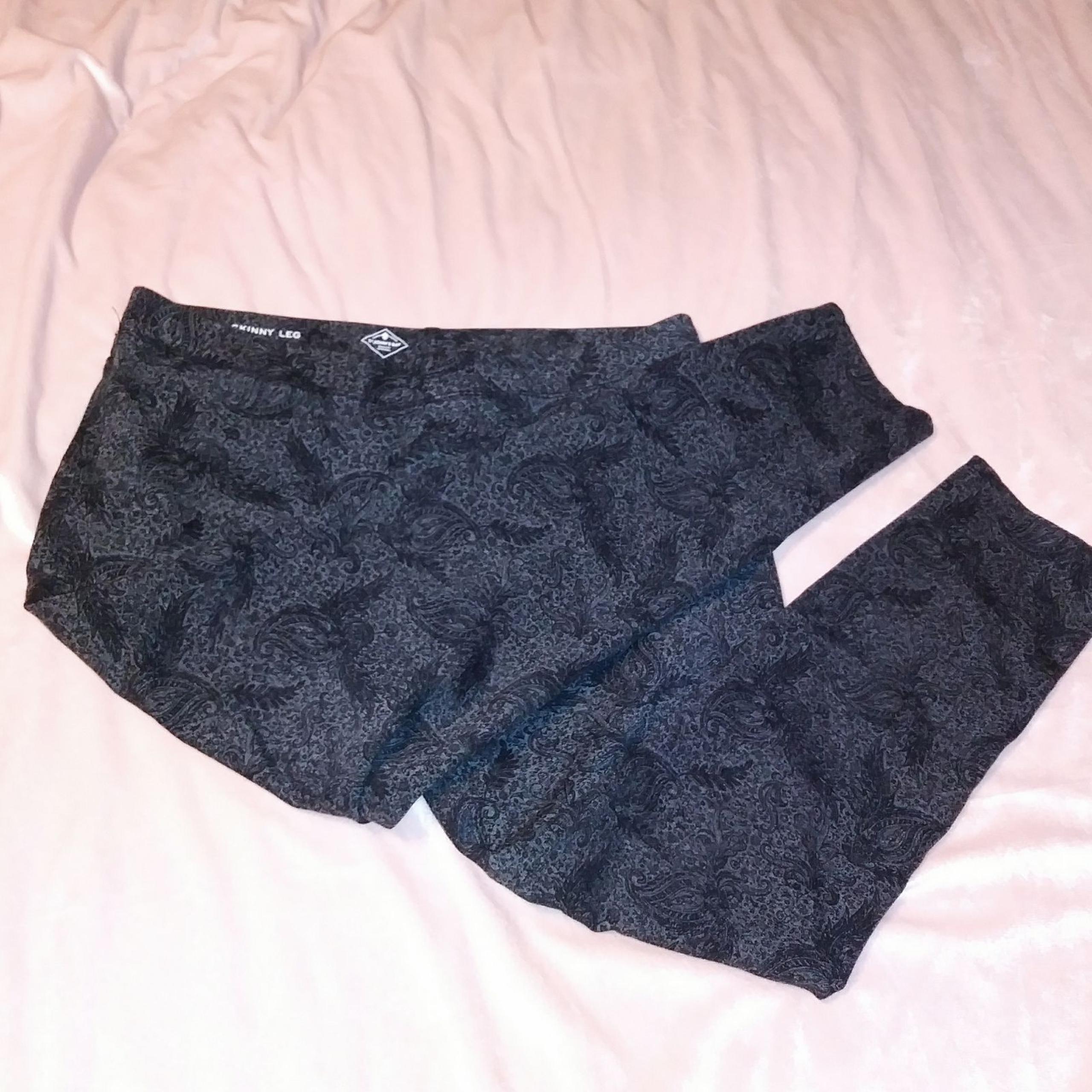 St. John's Bay stretch crop pants
