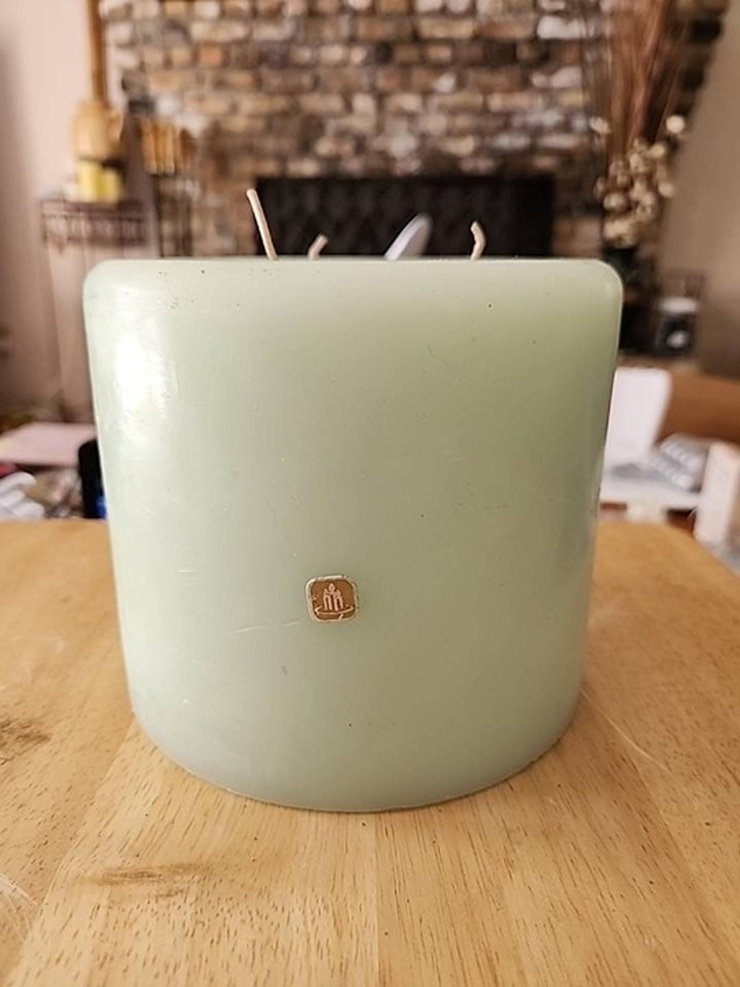 PARTYLITE PETITE 3-WICK HONEYDEW SCENTED 5x6 PILLAR CANDLE NO BOX