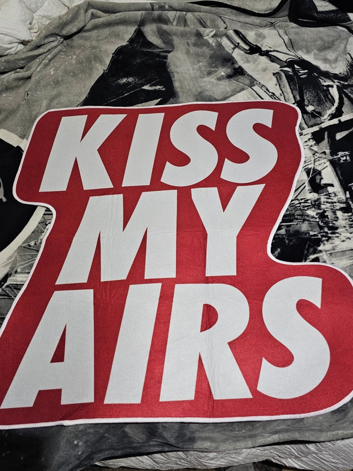Kiss my airs rug