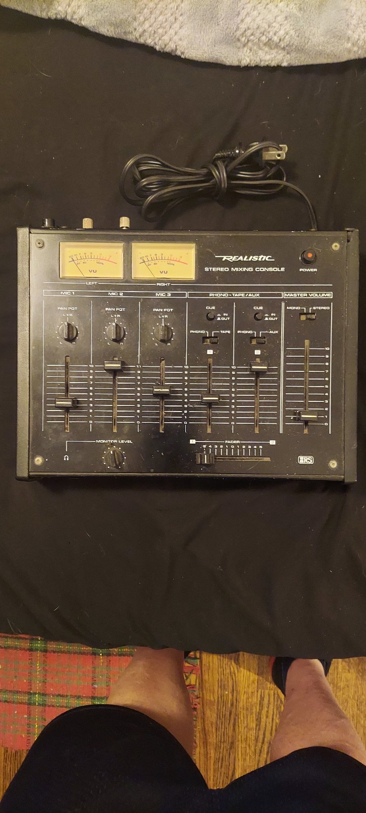 Realistic mixing console 32-1200B Working