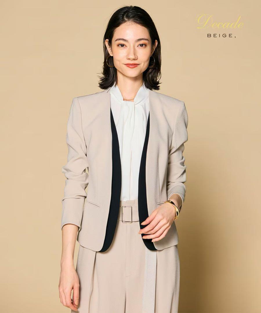 Brand New, Retail Price 75,000 Yen, Beige, Classic CINDY Suit Set, Skirt Suit, Size 4.