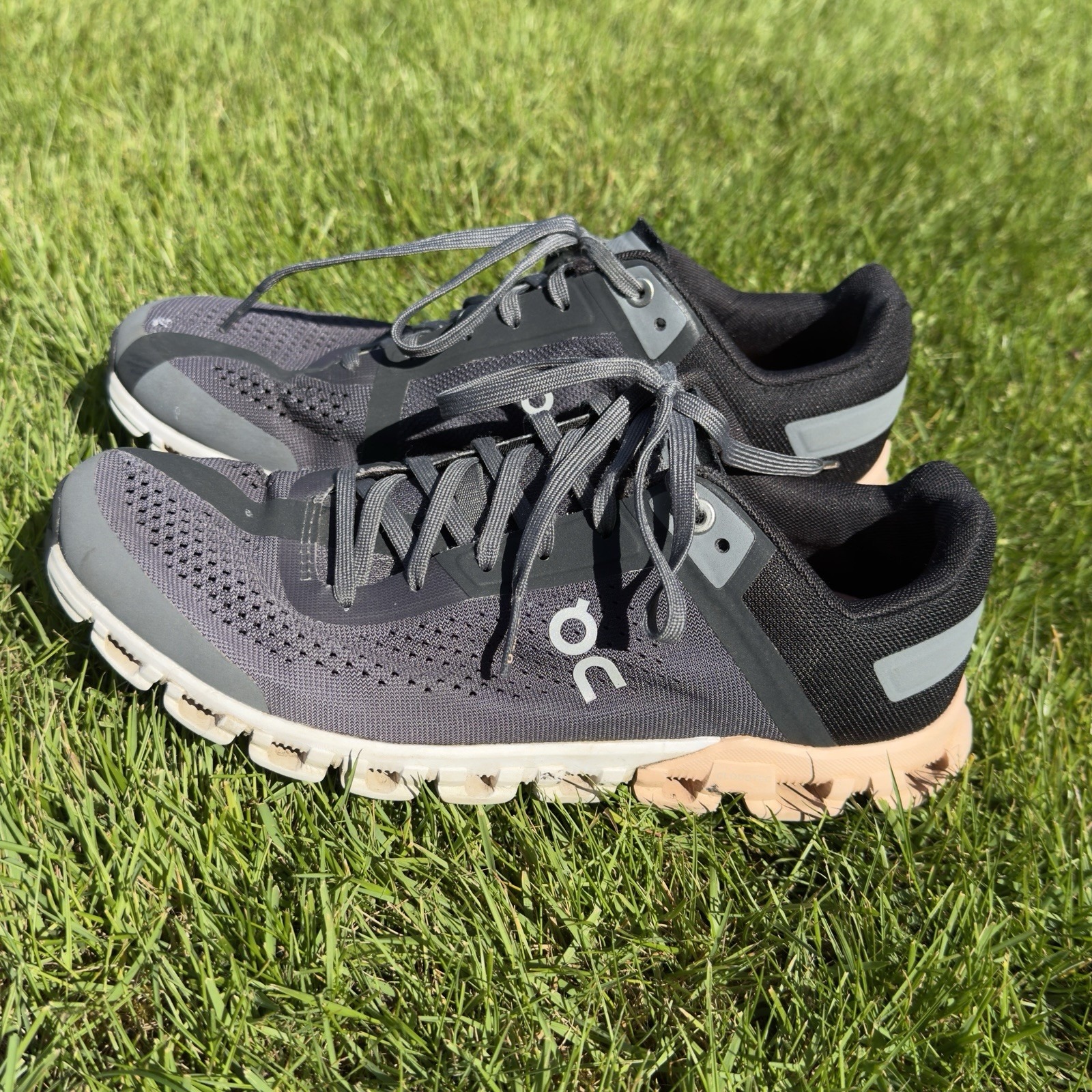 ON CLOUD Cloudflow Womens Running Shoes Rock/ Rose Size US 7.5 gray EUC