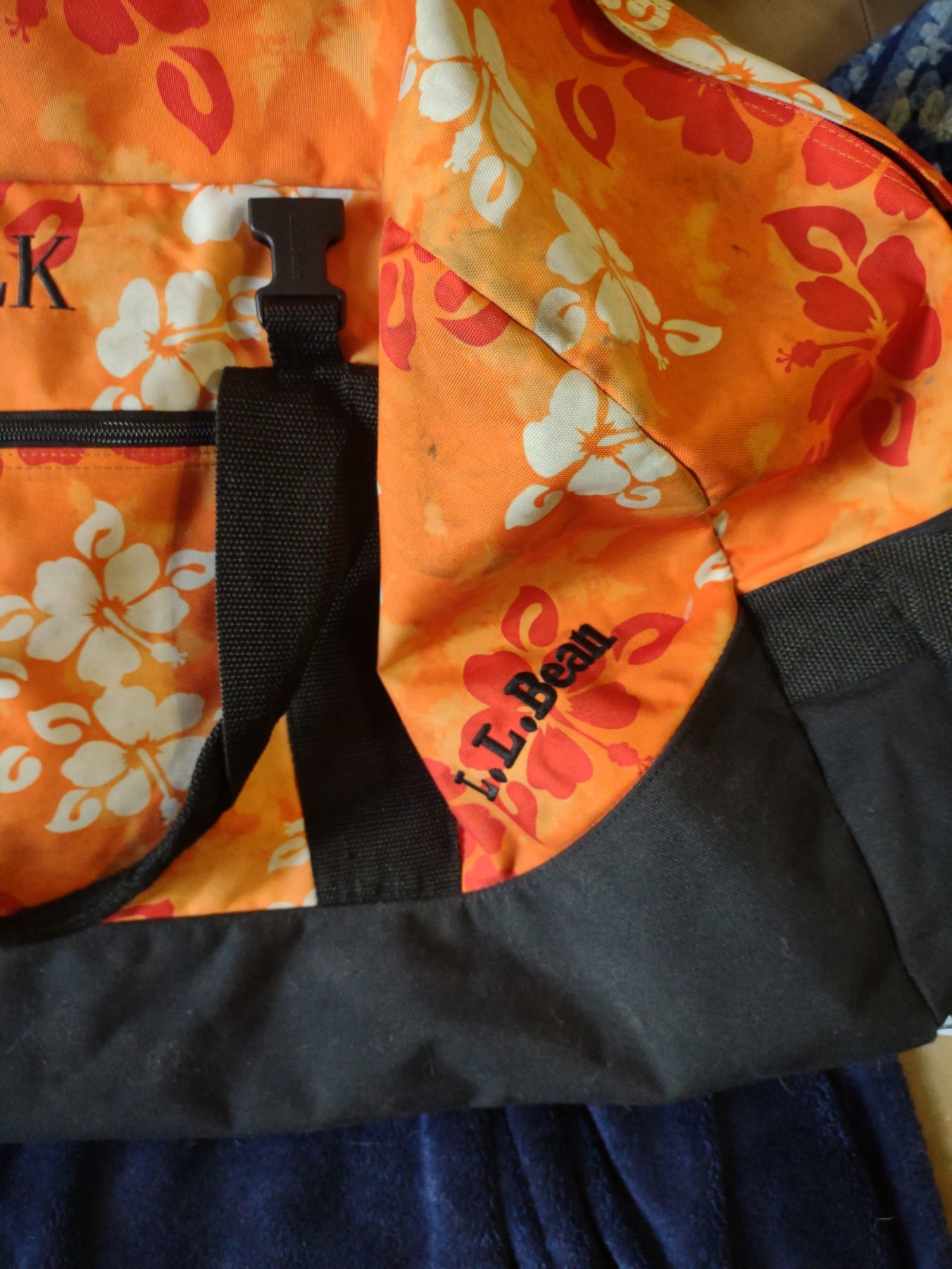 L.L. BEAN Adventure Duffle Bag Size LARGE Water Resistant ALOHA Pattern Hibiscus