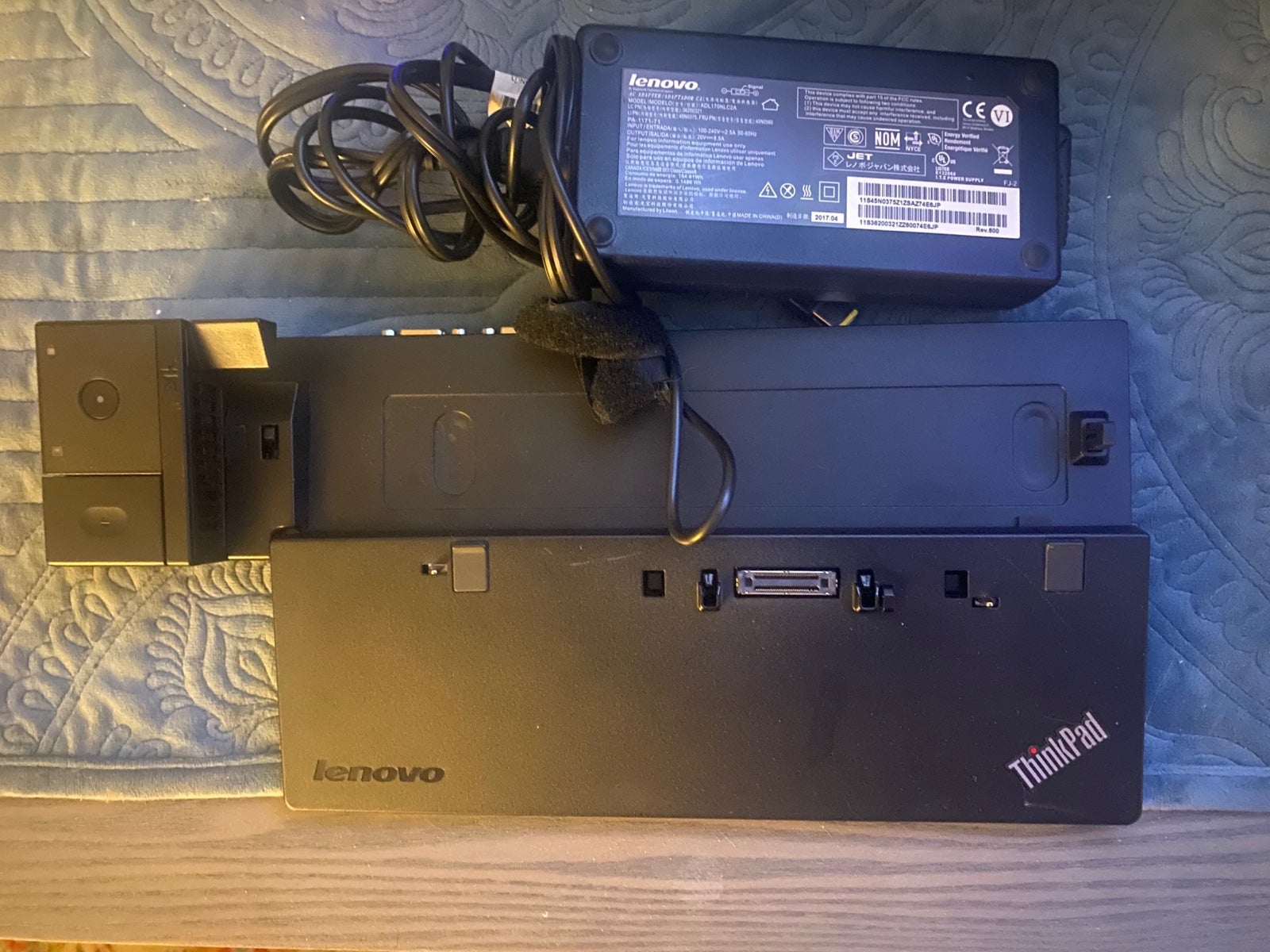 IBM Thinkpad Pro Docking Station P/N SD20A06042