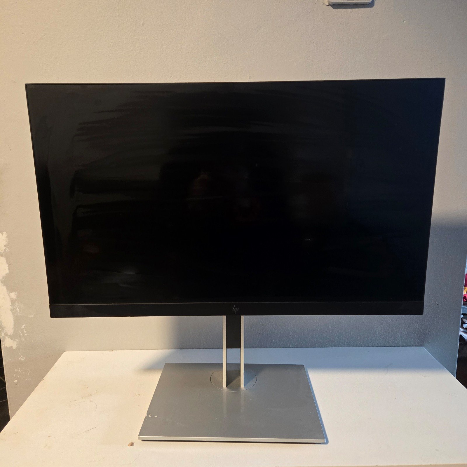 HP E23 G4 23 IPS FHD Monitor 60Hz 5ms 16:9 Anti-Glare DisplayPort, HDMI & VGA