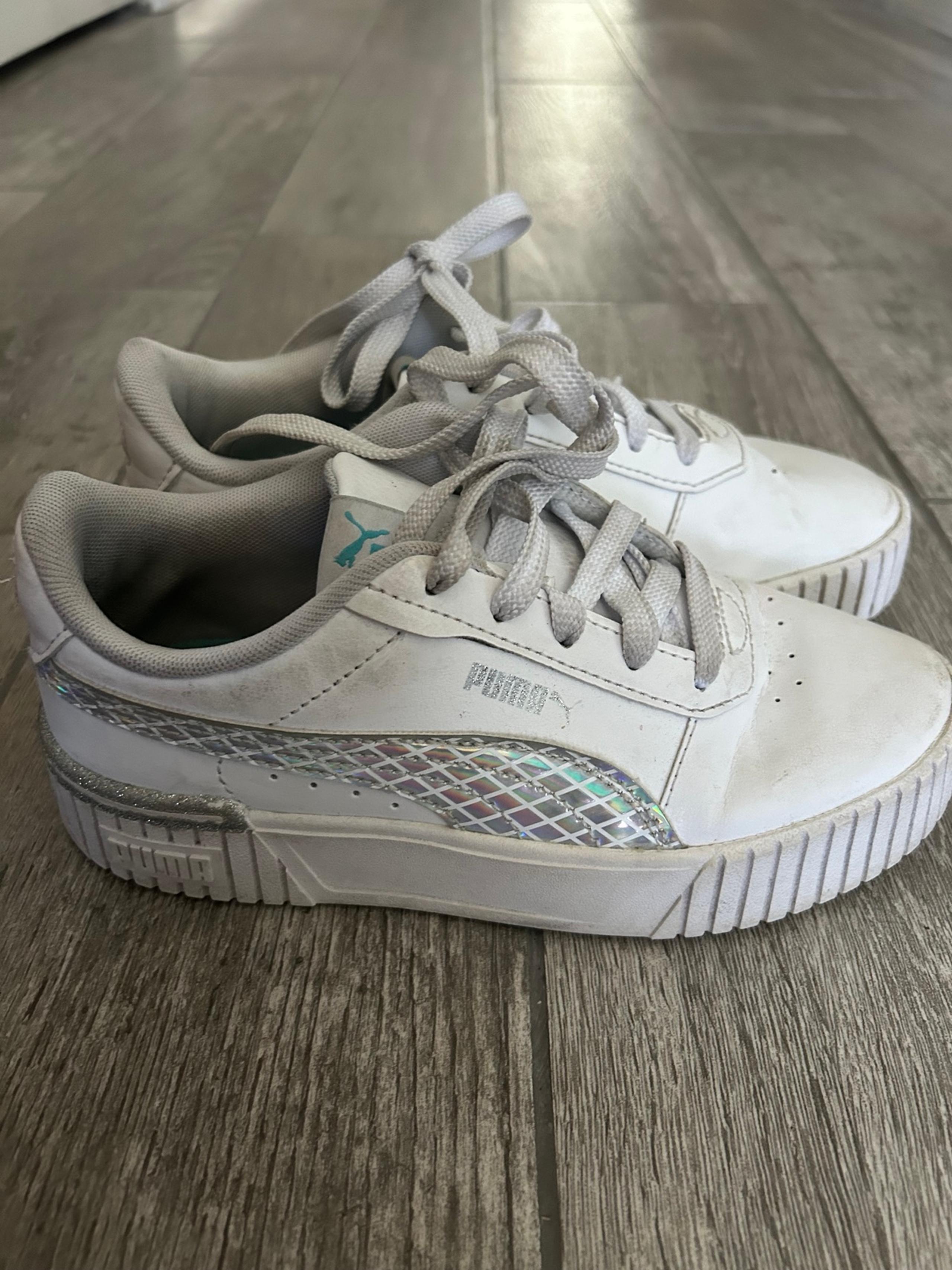 Big girls white leather PUMA shoes size 3