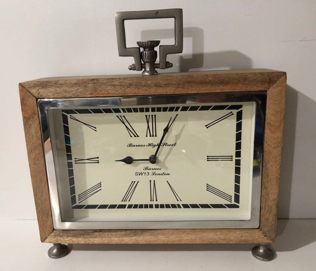 BARNES HIGH STREET SW13 LONDON DESK CLOCK