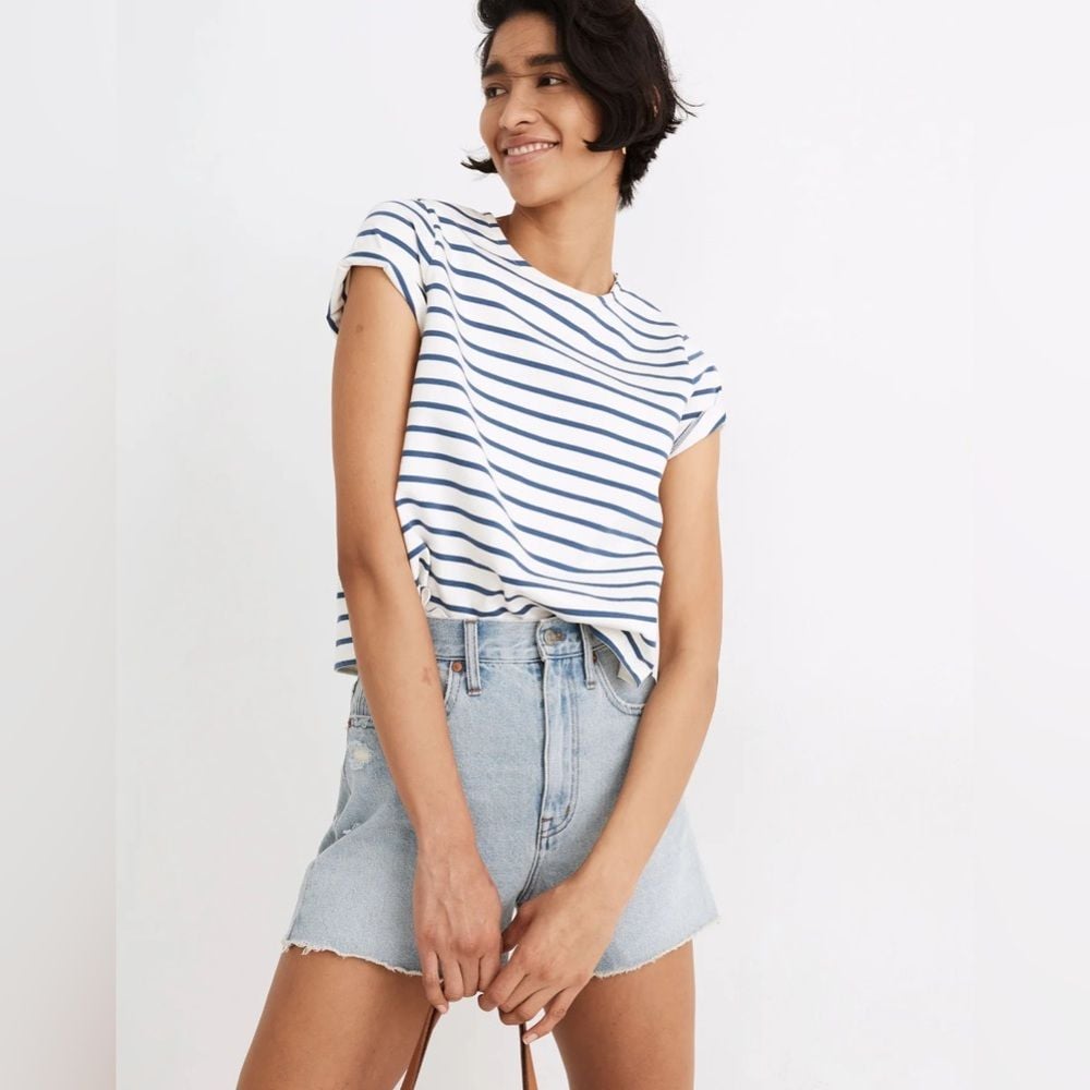 Madewell The Momjean Short in Byers Wash: Ripped Edition size 29