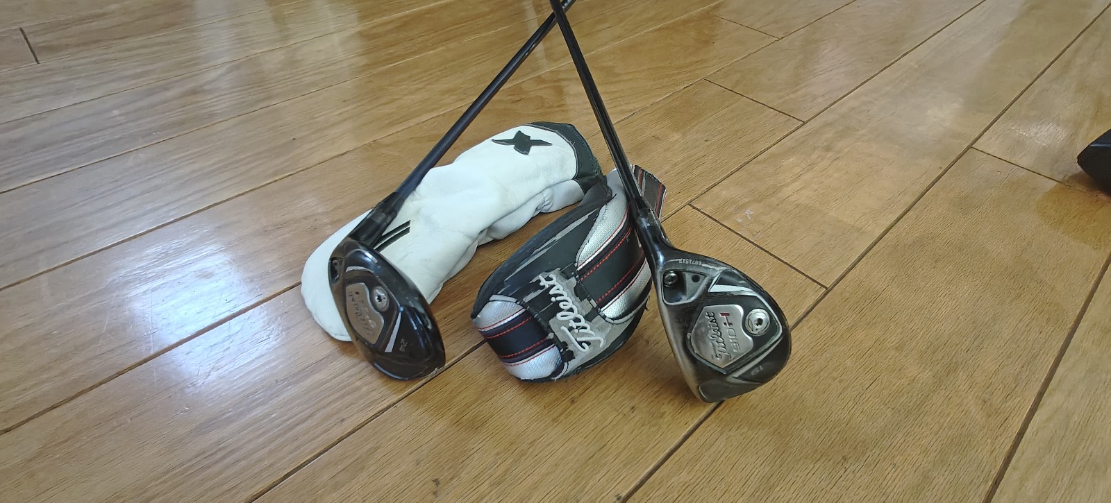 Titleist 910H Hybrid 3 (19*)and 5 (24*) set. RH.