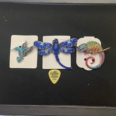 3 Brooches New Hummingbird Dragonfly and Iguana