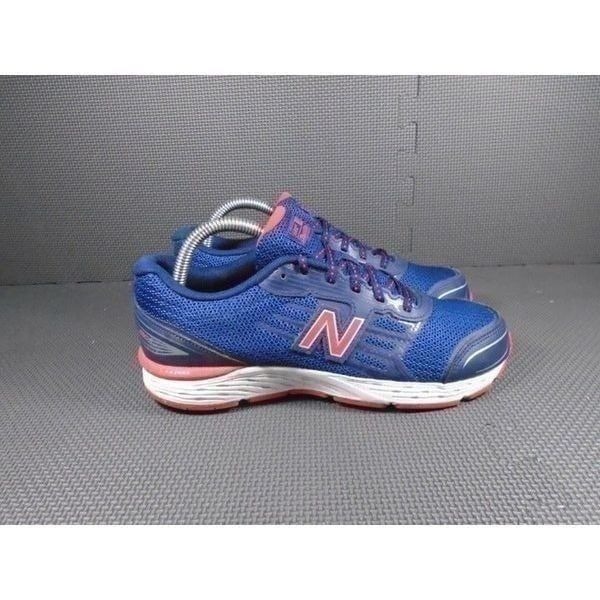Youth Sz 6 New Balance 680v5