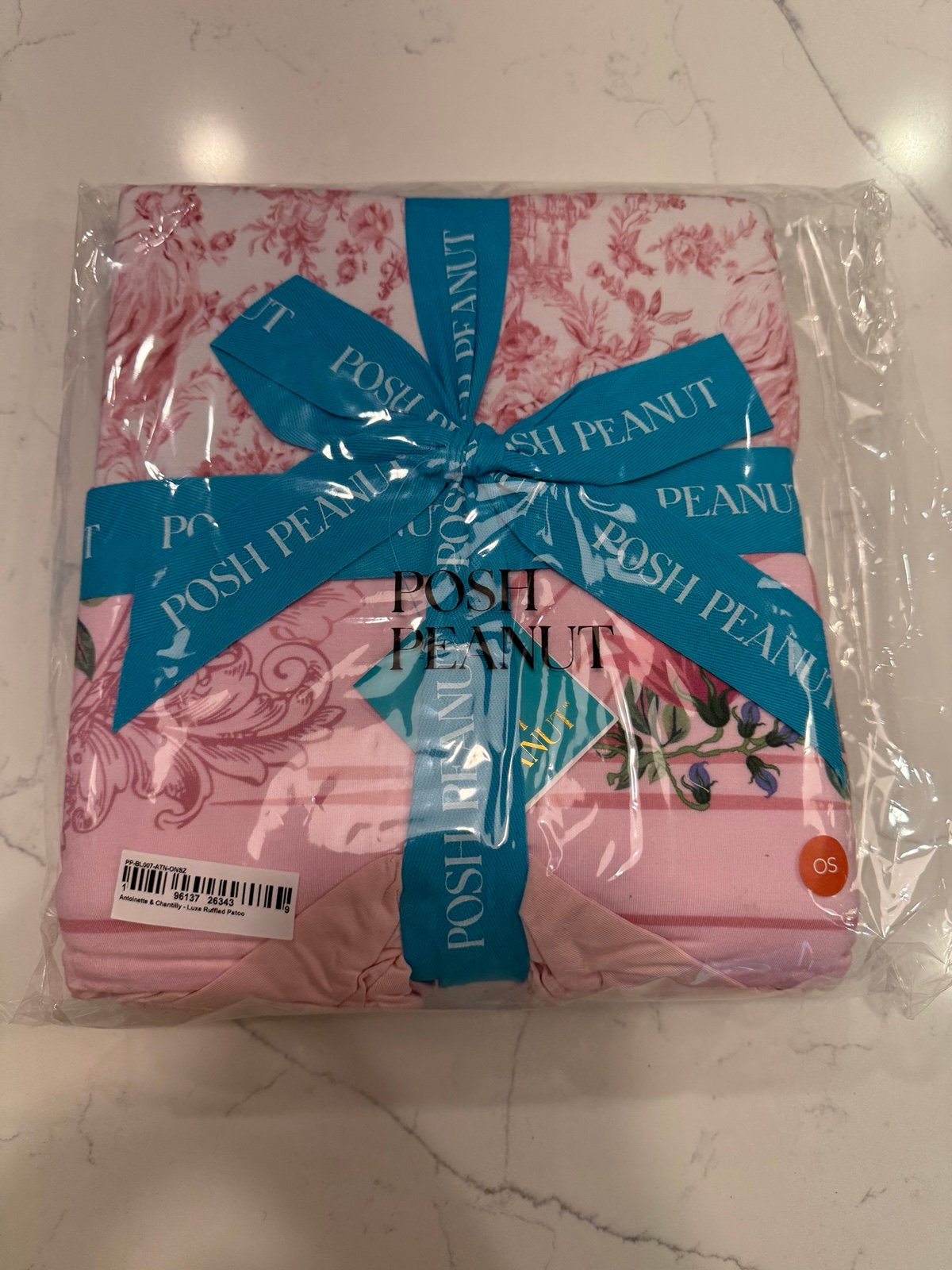 Posh peanut Antoinette & chantilly luxe