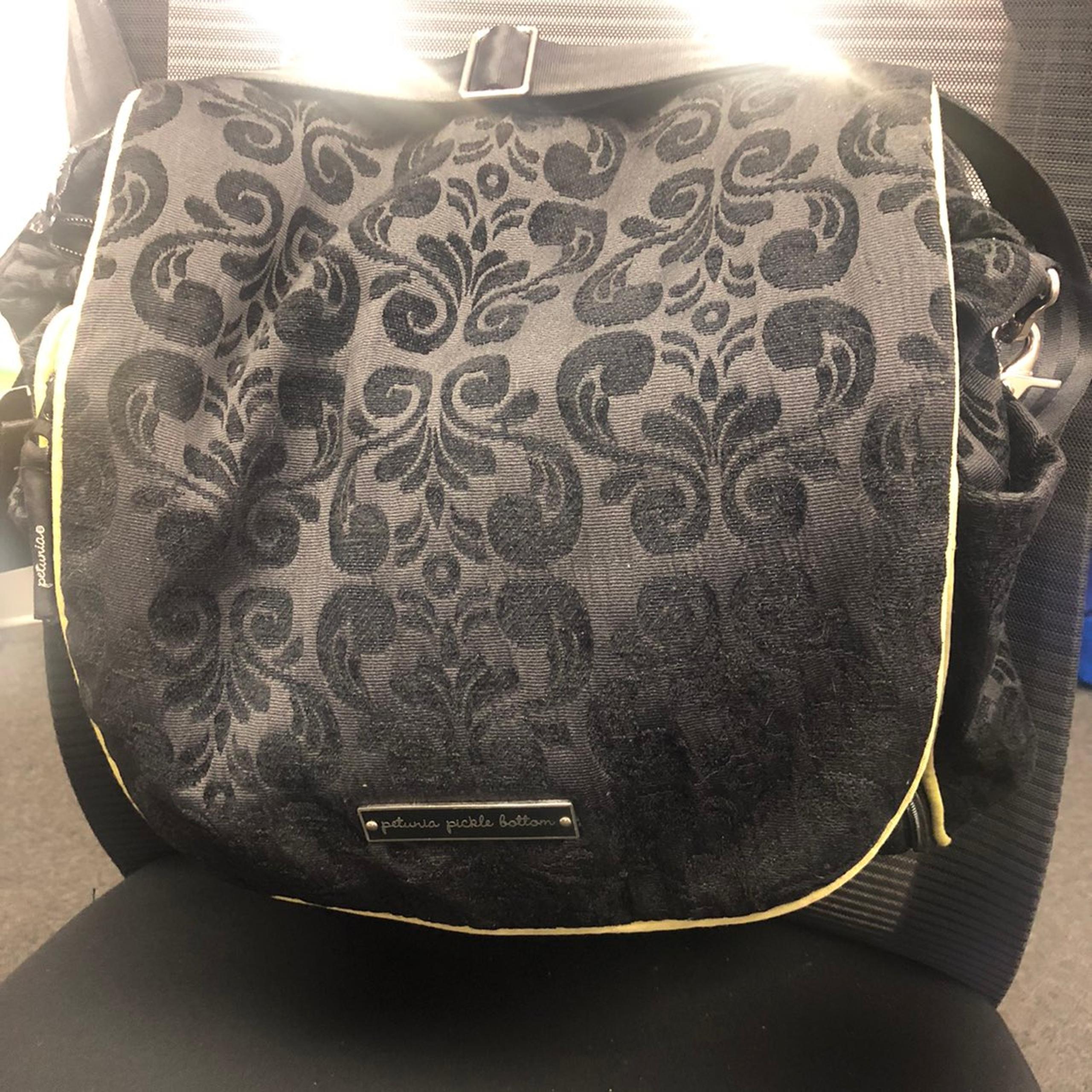 Product description Petunia pickle bottom Boxy Backpack