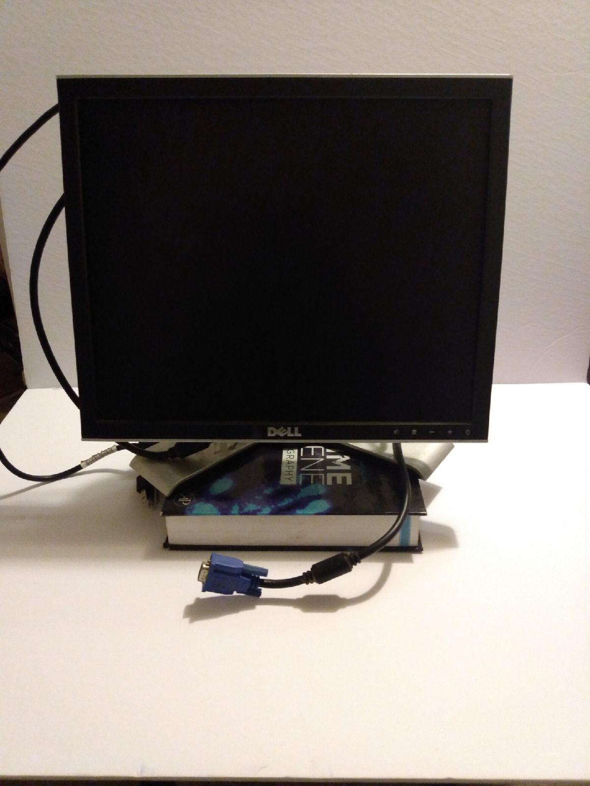 Dell desk top monitor