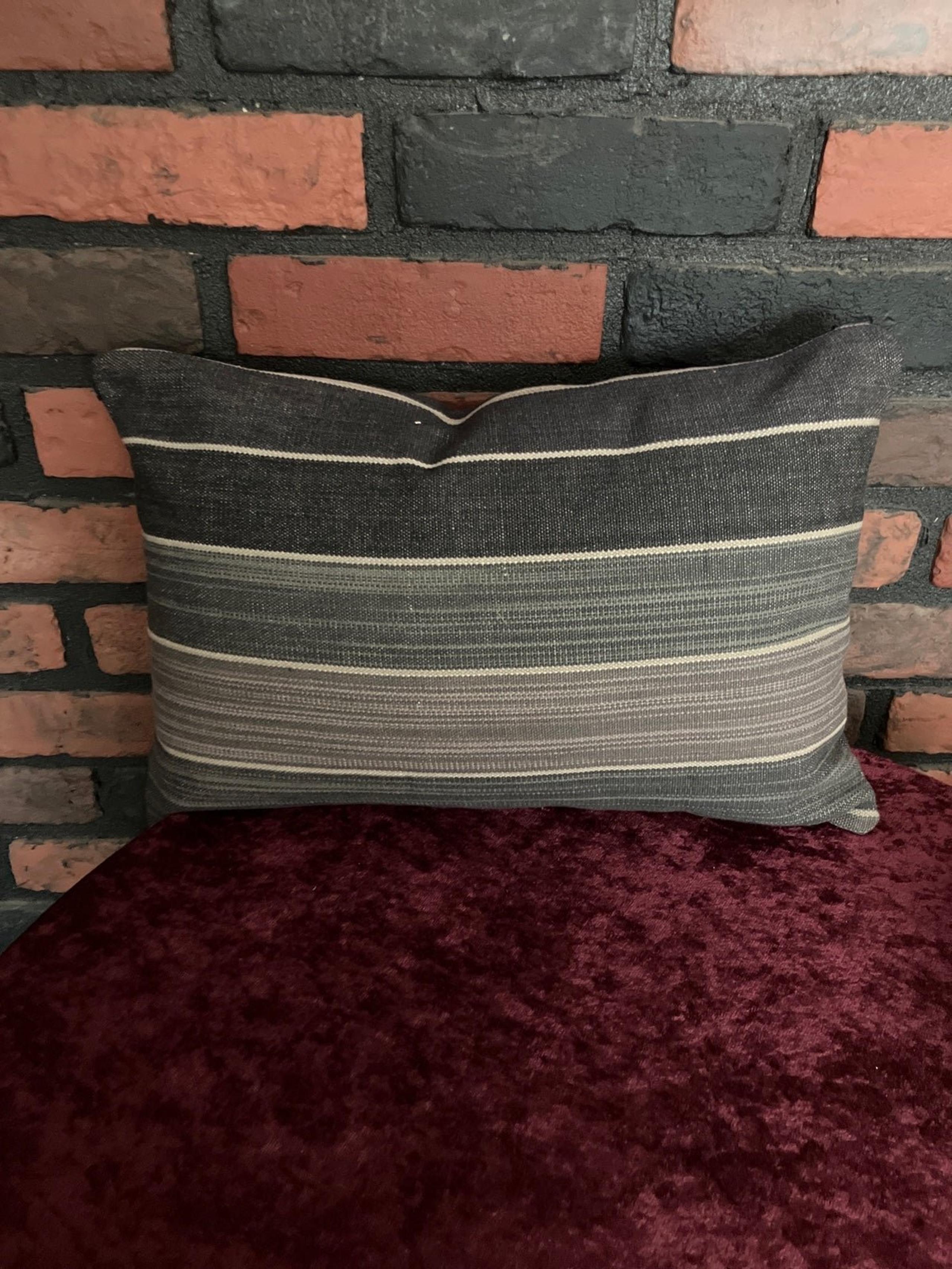 Ralph Lauren Bespoke Pillow & Insert Pair, Barragan Dhurrie Stripe 16”x11”