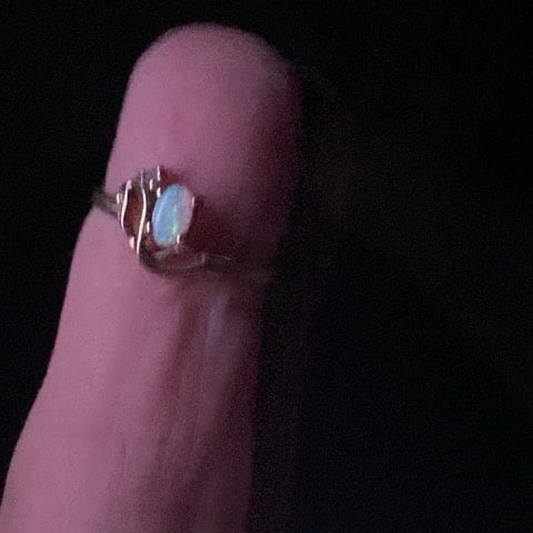 Vintage 10k yellow gold Opal ring