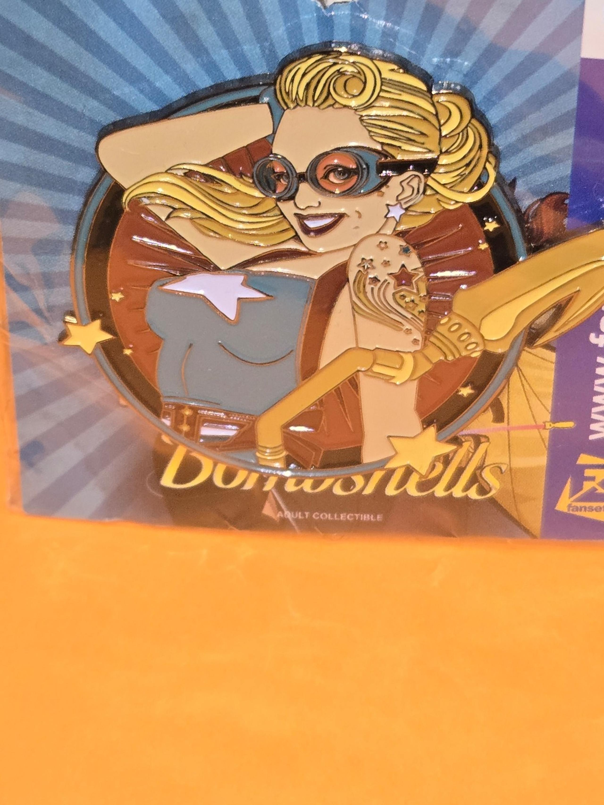 DC Comics Bombshells Stargirl Retro Pin-Up Enamel Metal Pin
