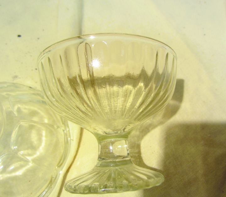 VTG SET OF 4 STEMMED, PRESSED GLASS ICECREAM/GELLATO BOWLS, RIBBED