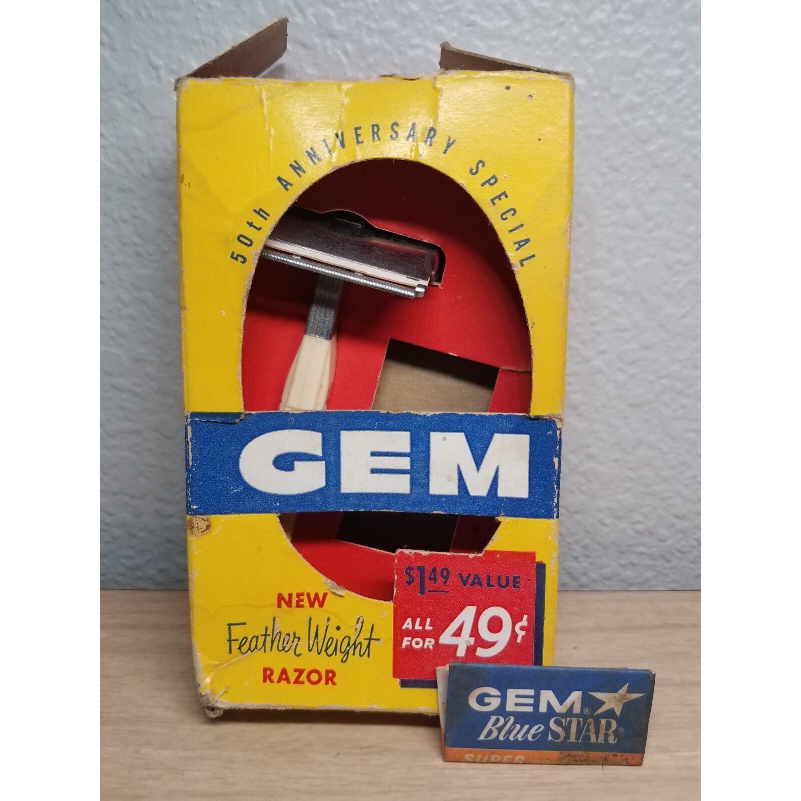 1950s Era Gem Featherweight Single Edge Razor Unused In Box w/ Blade