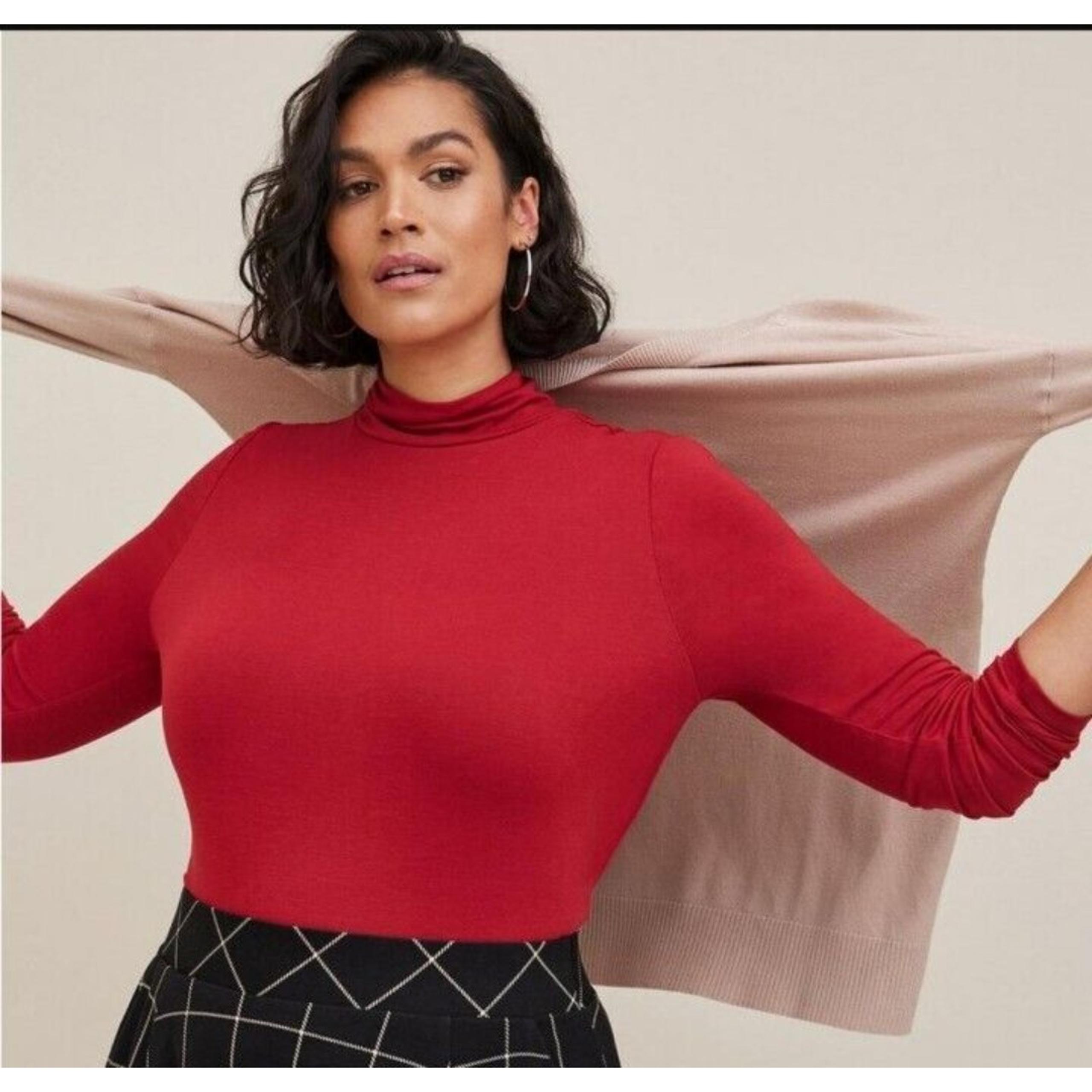 Torrid 00 Women's Medium/Large Tissue Jersey Turtleneck Top Wine Red New