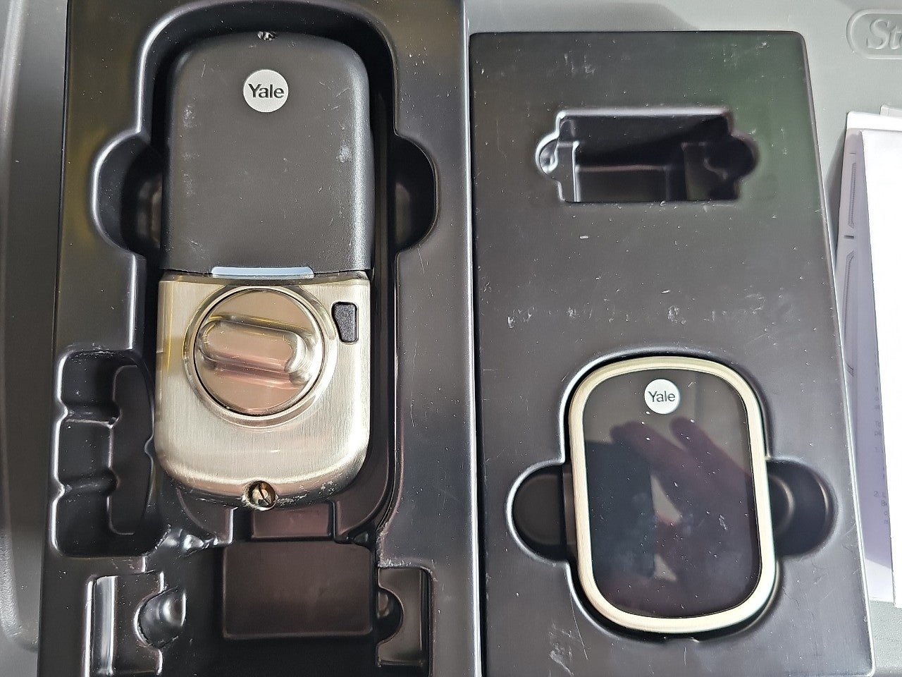 YALE YRD256ZW2619 Key Free Assure Touchscreen Deadbolt with Z-Wave SATIN NICKEL