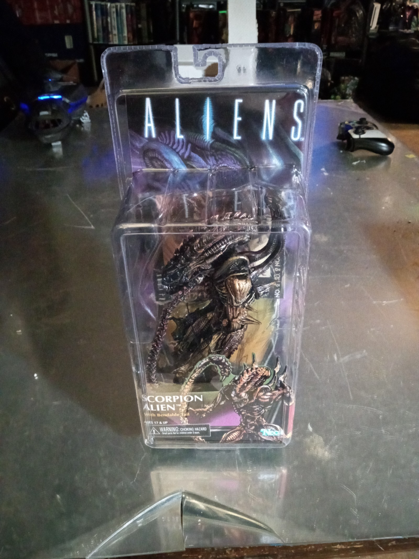 Neca aliens vs predator scorpion alien moc mip