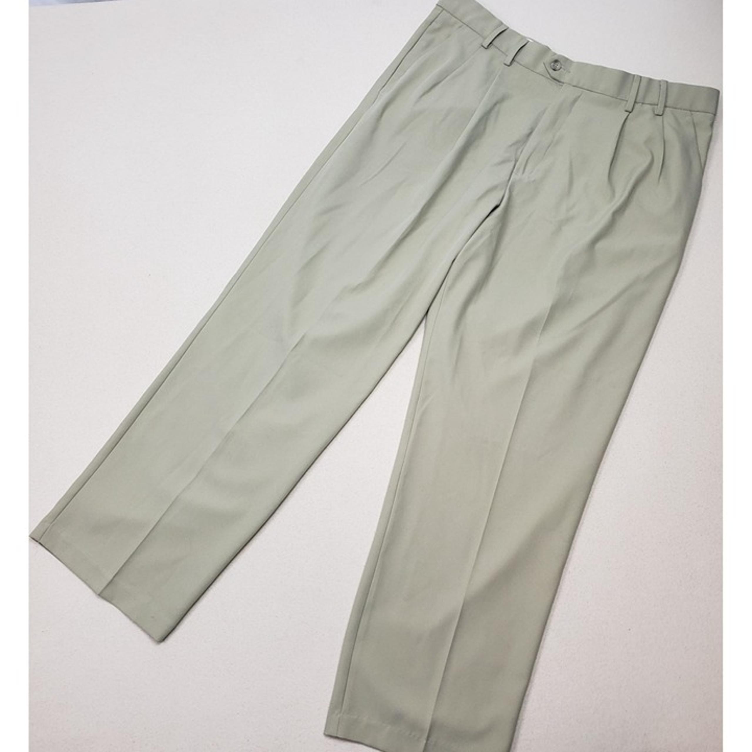 Dockers Golf Men's Microfiber Pleated Relaxed Chino Khaki Pants Straight 38/30