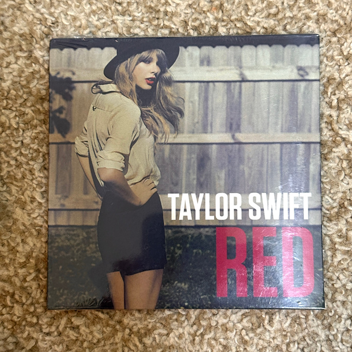 #0294 numbered Taylor swift red single card sleeve cd