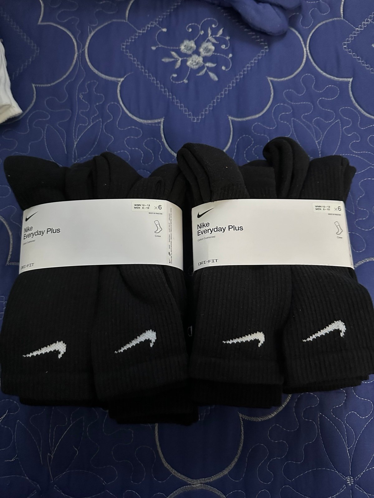Nike Everyday Plus PERFORMANCE 12 PAIRS (2 BUNDLES) DRI-FIT CUSHIONED CREW SOCKS