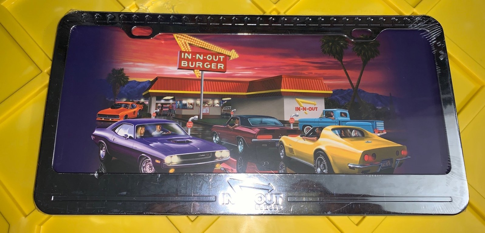 IN-N-OUT BURGER LICENSE PLATE FRAME HOLDER BRAND NEW