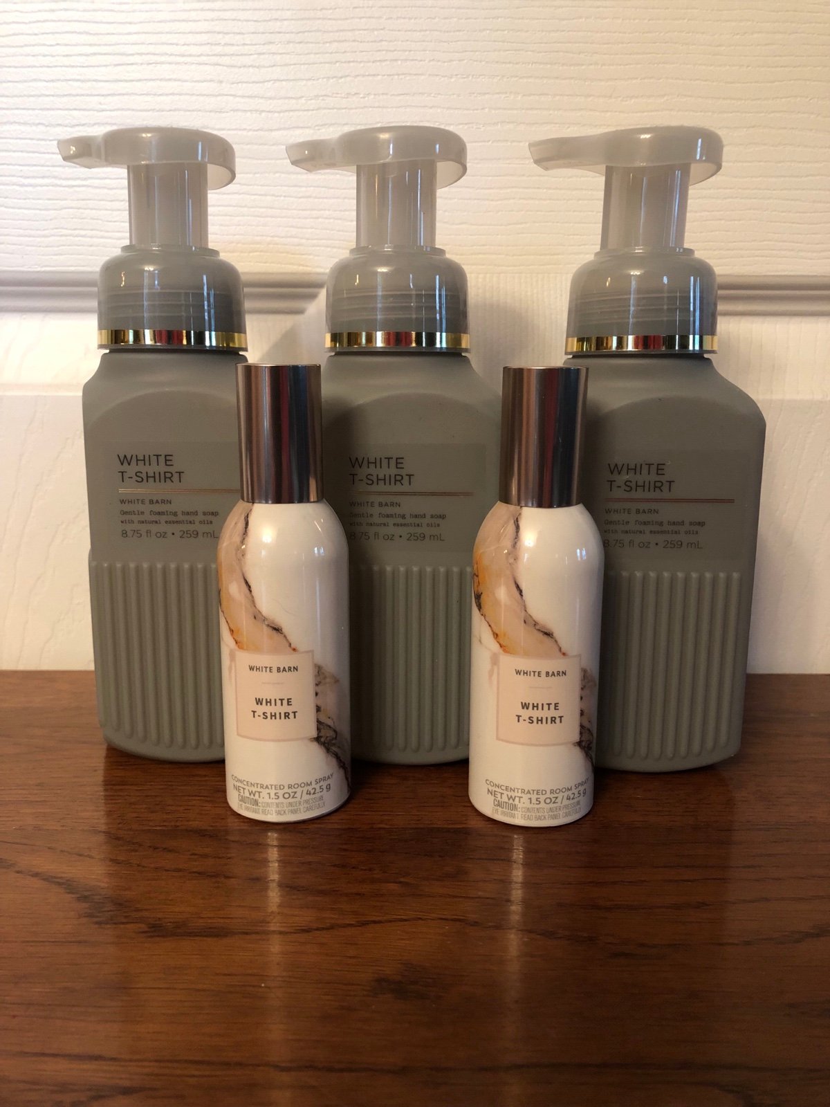 Bath & Body Works White T-Shirt- Bundle of 5