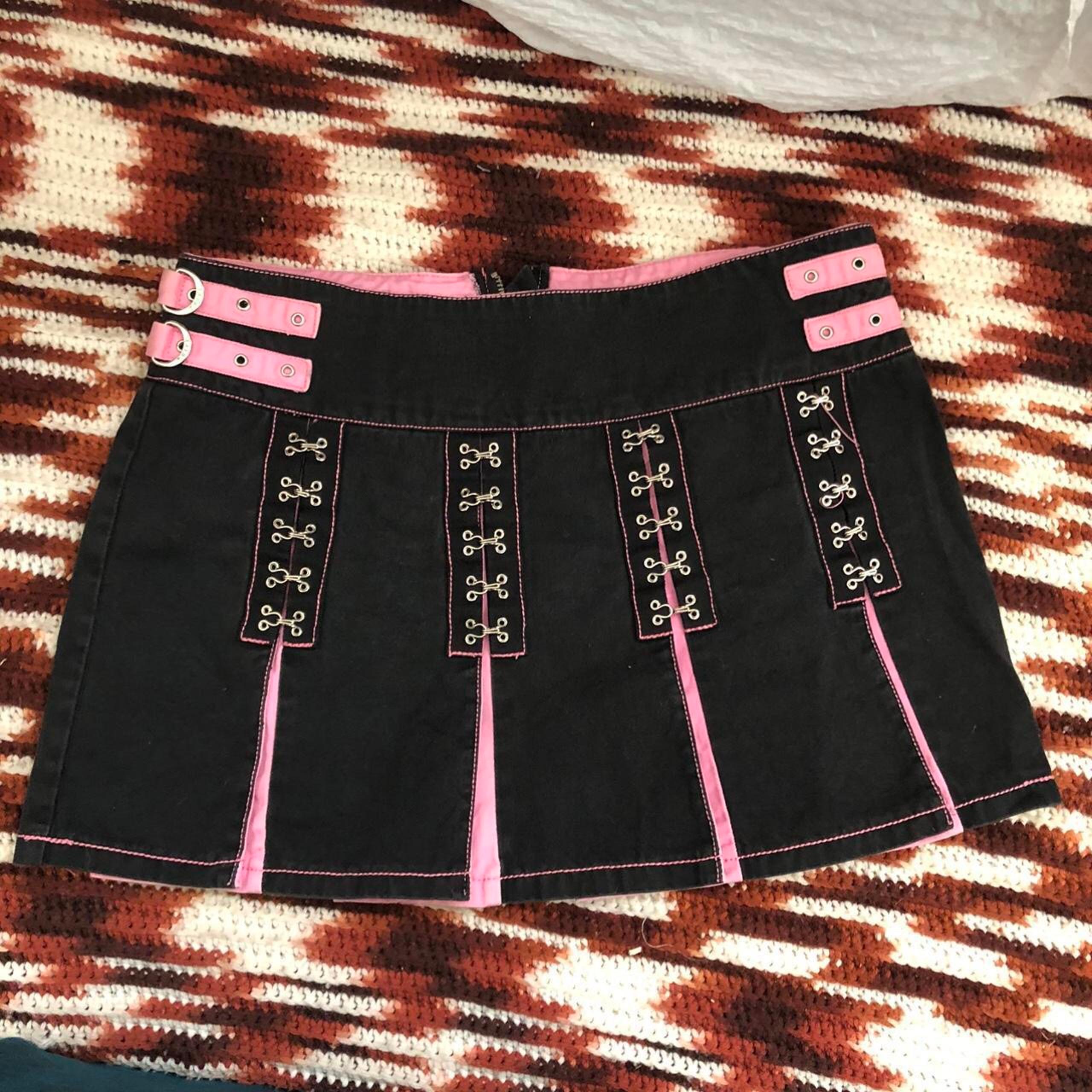 TRIPP NYC Black Pink Micro Mini Mid/Low Rise Pleated Skirt Grommet Emo Goth Gorp