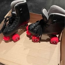 NIB Pacer Madrid 200 Black quad Skates Size 3