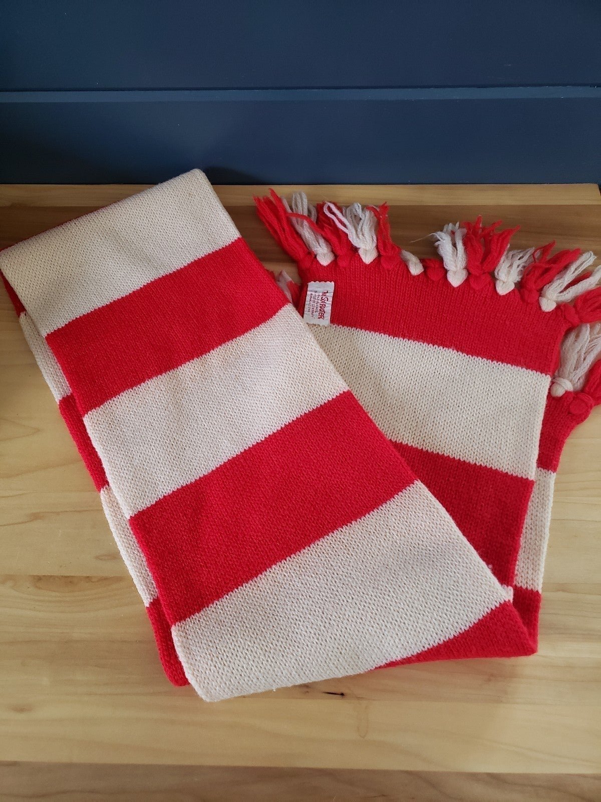 Vintage 60s/70s The Six Footer Red and Cream Scarf