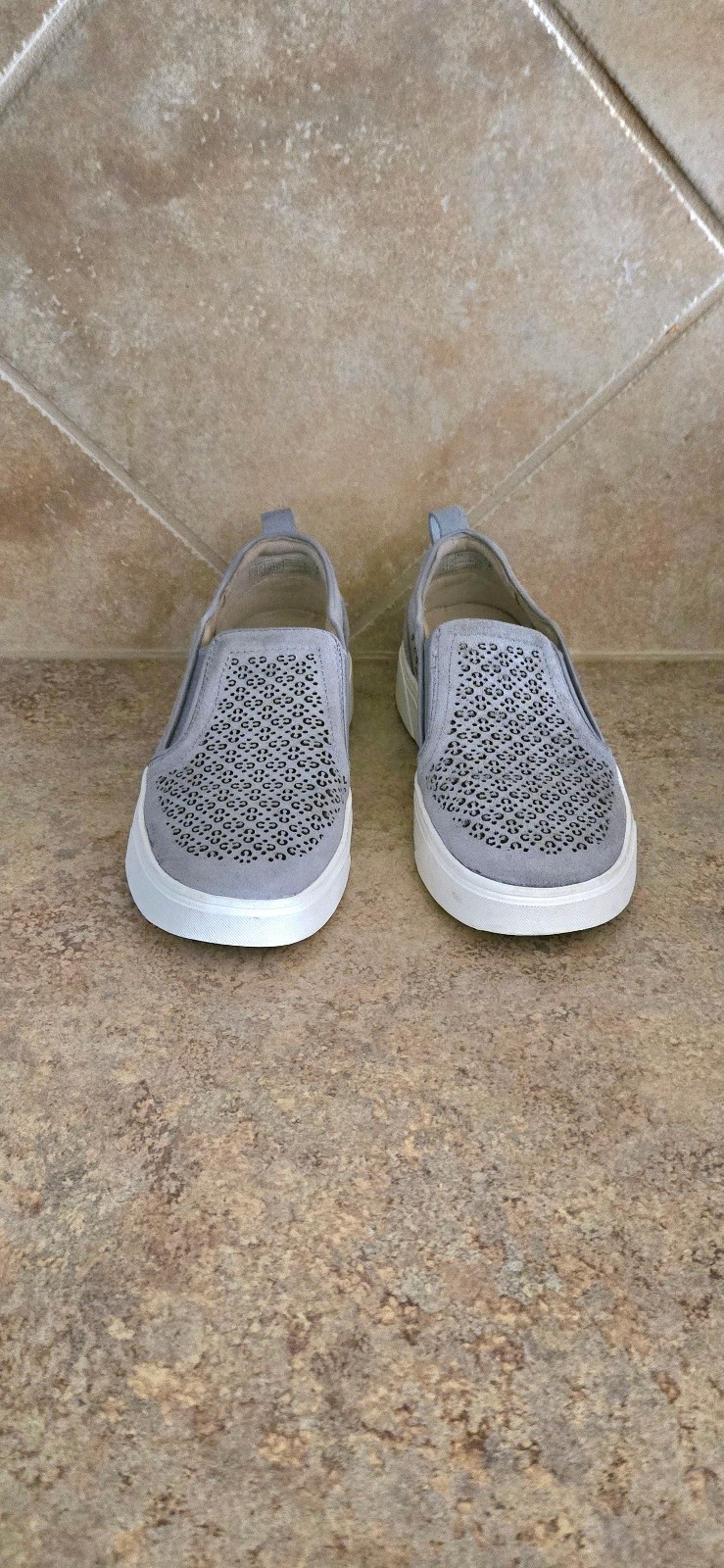 Vionic Women's Grey Slip On sneaker
