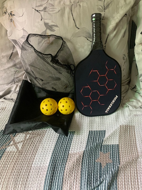 Pickleball carbon fiber racket 16mm professional-grade racket 2 rackets,4 balls