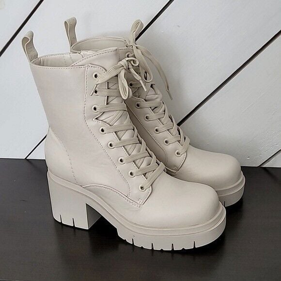 NEW GUESS Womens Juel Low Heel La Cream 6.5M Combat Platform Boots