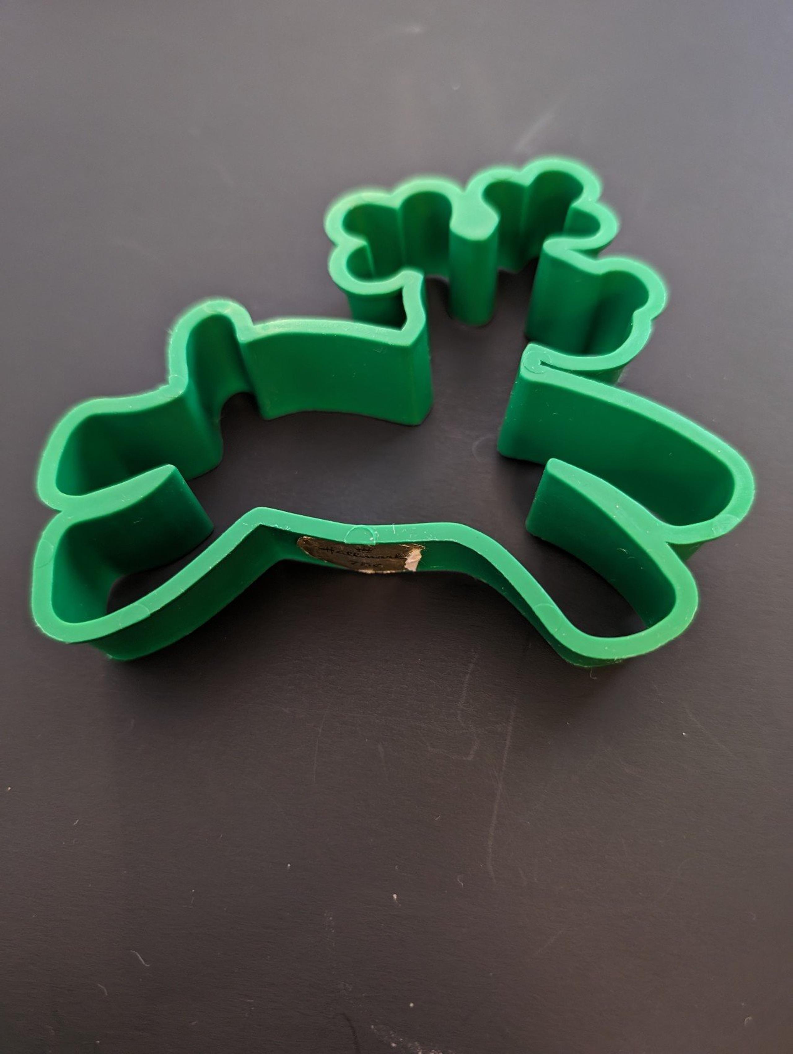 Hallmark Vtg Cookie Cutter - Rodney Reindeer Deer Christmas Green Open Style 4