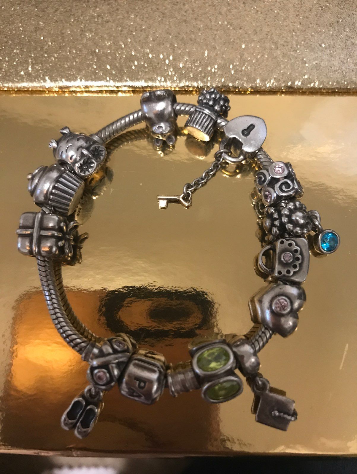 Pandora Bracelet With 13 Charms