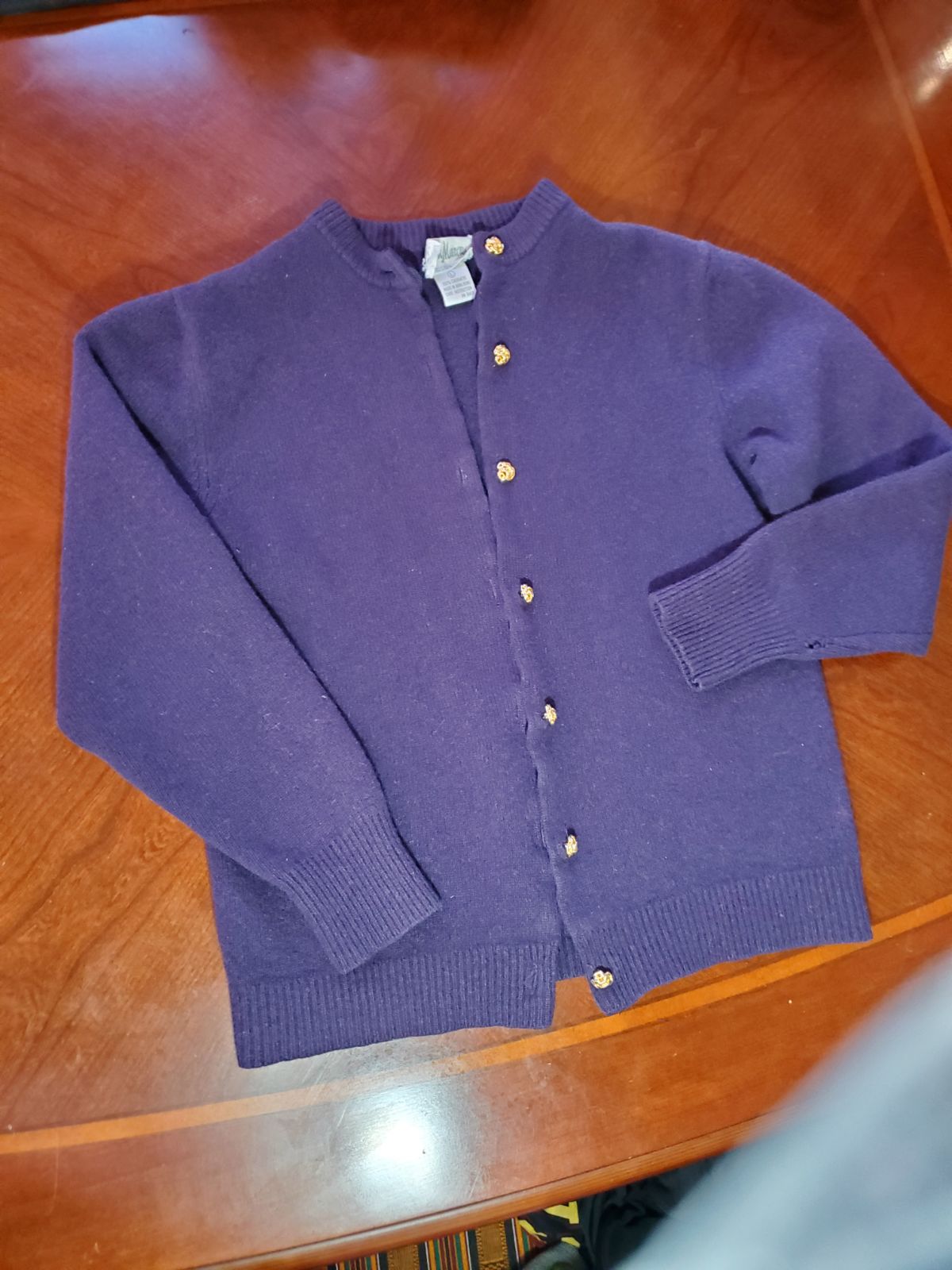 NEIMAN MARCUS CASHMERE COLLECTION Cashmere V-Neck Button Cardigan