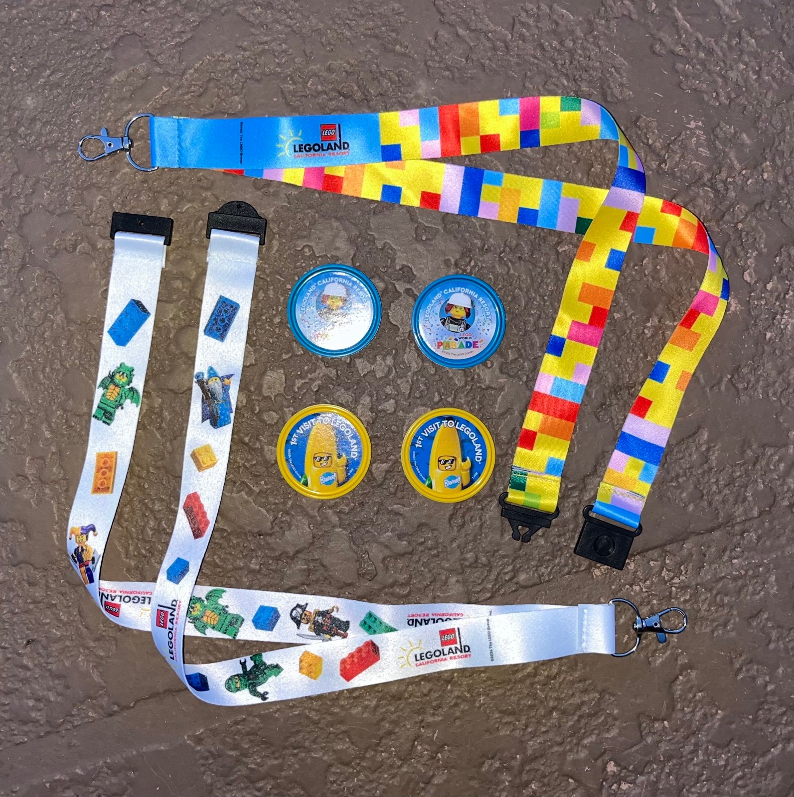 Brand new Legoland PopBadges & Lanyards 6-piece set